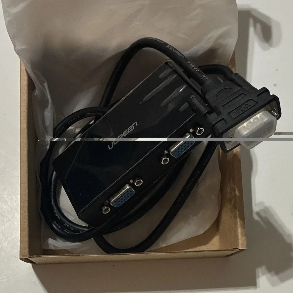 UGREEN 20918 VGA Male to Dual Female Splitter Cable 1x2 3ft Open Box
